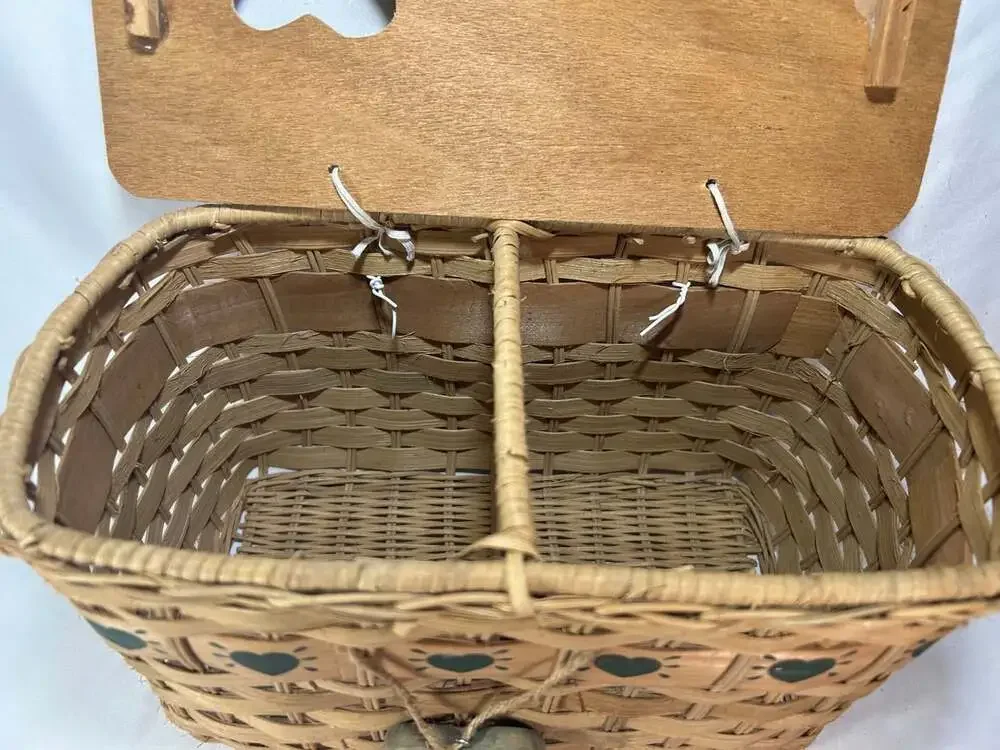 Kitschy Country Woven Hearts Basket organizer can hang for mail